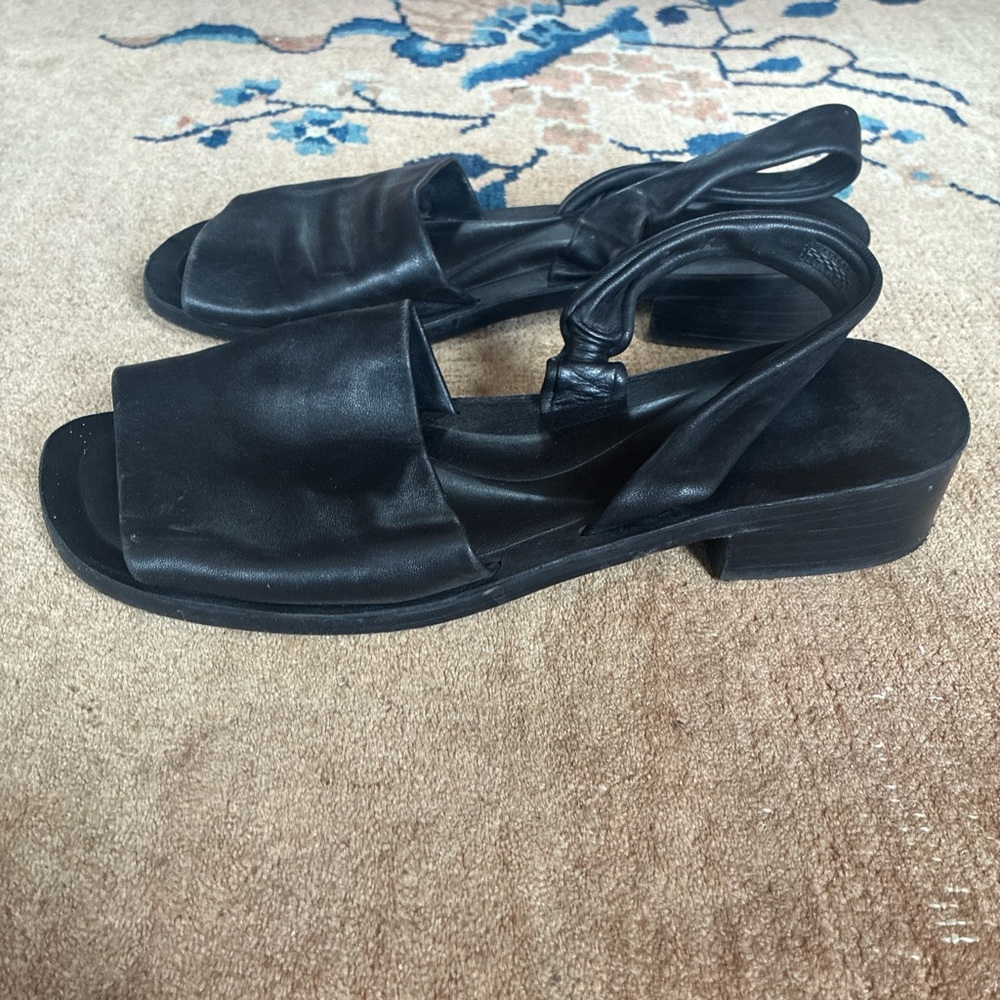 Robert Clergerie Black Leather Open-Toe Slingback Sandals